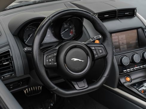 Used 2014 Jaguar F-TYPE S RWD image 13