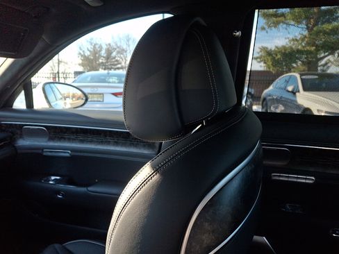 Certified 2025 Genesis G90 3.5T image 17
