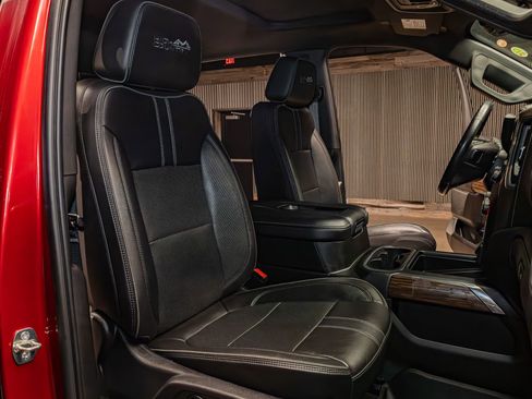 Used 2020 Chevrolet Silverado 1500 High Country w/ Technology Package image 28