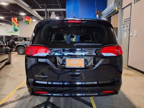 Used 2024 Chrysler Voyager LX image 6