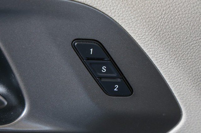 Used 2023 Chrysler Pacifica Touring-L FWD image 26