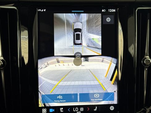 New 2025 Volvo XC60 T8 Plus w/ Protection Package Premier image 23