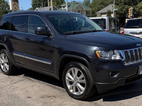 Used 2012 Jeep Grand Cherokee Laredo AWD/4WD image 6