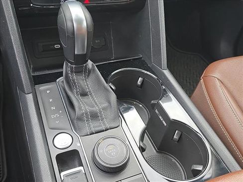 Used 2023 Volkswagen Atlas SEL R-Line image 14