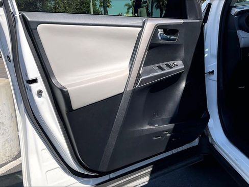 Certified 2017 Toyota RAV4 XLE w/ Carpet Mat Package image 21