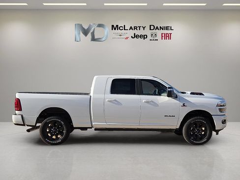New 2026 RAM 2500 Laramie AWD/4WD image 6