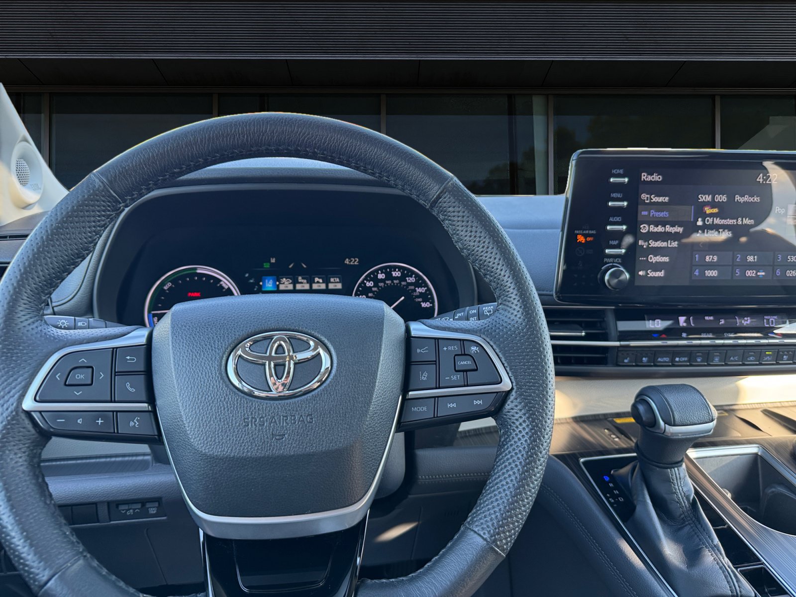 Used 2023 Toyota Sienna Limited AWD/4WD image 4