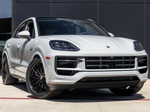 Certified 2025 Porsche Cayenne E-Hybrid Coupe image 6