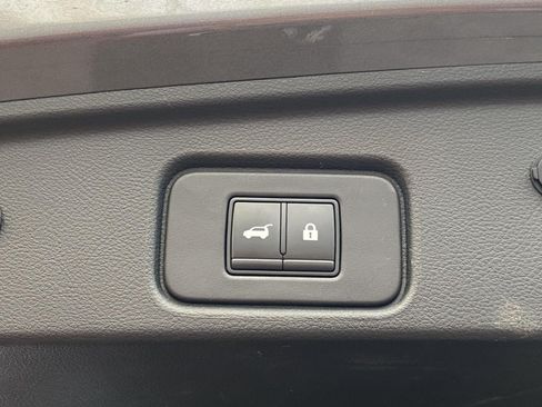 Used 2022 Nissan Pathfinder Platinum w/ Cargo Package AWD/4WD image 16