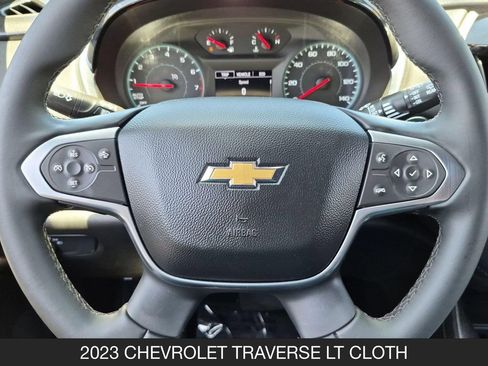 Used 2023 Chevrolet Traverse LT FWD image 12