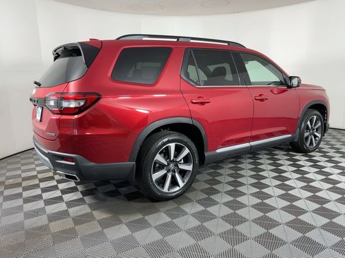 New 2025 Honda Pilot Touring image 7