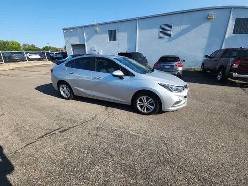 Used 2016 Chevrolet Cruze LT w/ Convenience Package FWD image 11