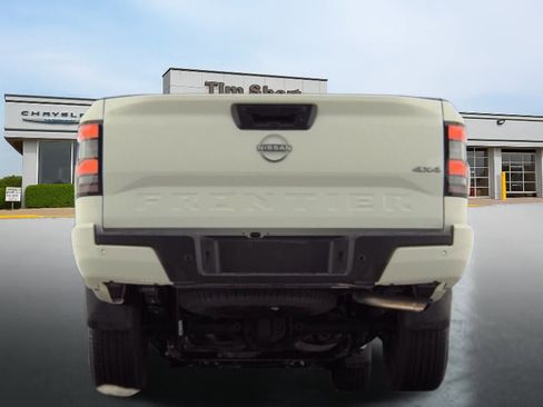 Used 2025 Nissan Frontier SV image 6