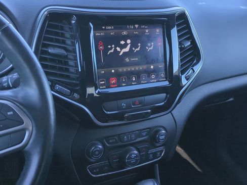 Used 2020 Jeep Cherokee High Altitude image 32