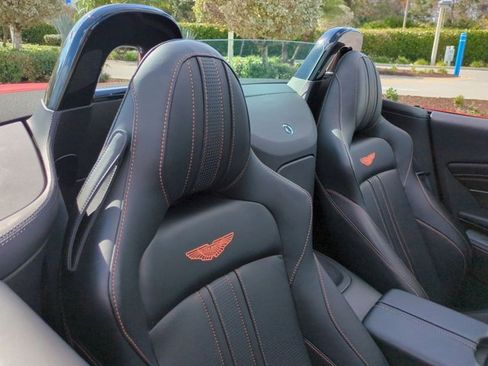Used 2023 Aston Martin V8 Vantage Roadster image 13