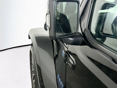 Used 2023 Jeep Wrangler Unlimited Sahara AWD/4WD image 16