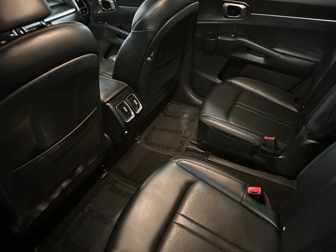 Certified 2023 Kia Sorento EX FWD image 16