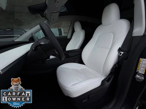 Used 2024 Tesla Model Y Long Range AWD/4WD image 5