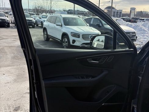 Used 2023 Audi Q7 3.0T Prestige image 13