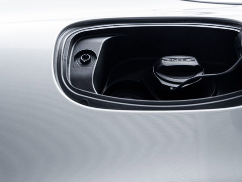 Certified 2022 Porsche Cayenne Coupe image 30