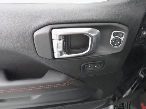 Used 2025 Jeep Wrangler Unlimited Rubicon image 8