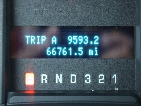 Used 2010 Ford F150 XLT image 25