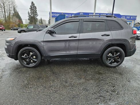 Used 2017 Jeep Cherokee Sport w/ Trailer Tow Group AWD/4WD image 2