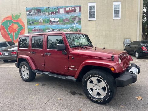 Used 2012 Jeep Wrangler Unlimited Sahara w/ Dual Top Group image 10