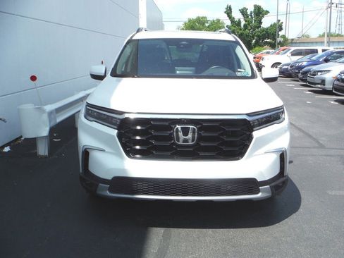 Used 2024 Honda Pilot Elite image 5