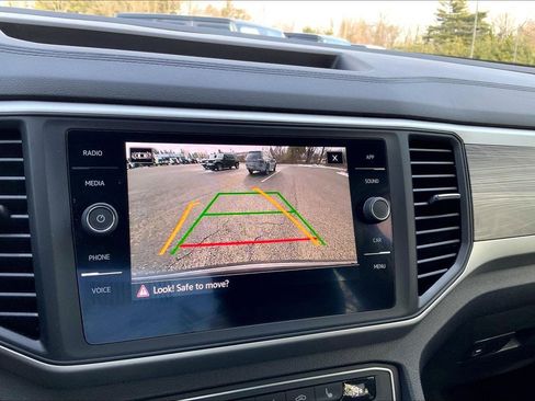 Used 2021 Volkswagen Atlas Cross Sport SE image 28