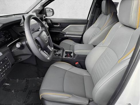 Certified 2025 Toyota Tacoma 4x4 Double Cab Hybrid image 10