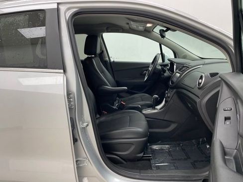 Used 2016 Chevrolet Trax LT w/ LT Convenience Package image 14