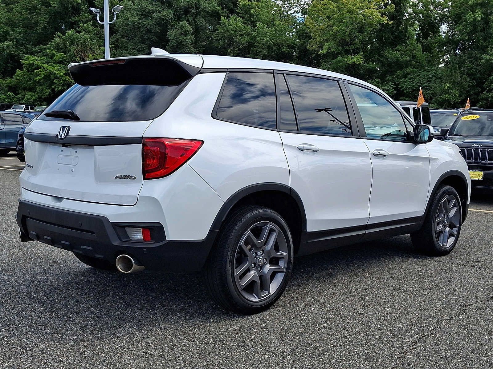 Used 2023 Honda Passport EX-L image 6