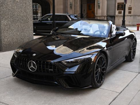 Used 2024 Mercedes-Benz SL 63 AMG 4MATIC image 1