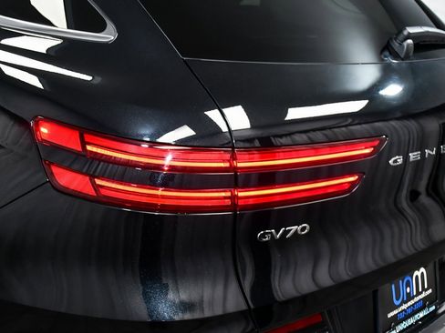 Used 2025 Genesis GV70 2.5T w/ Select Package image 76