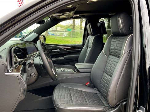 Used 2023 Cadillac Escalade Sport Platinum w/ LPO, ONYX Package AWD/4WD image 23