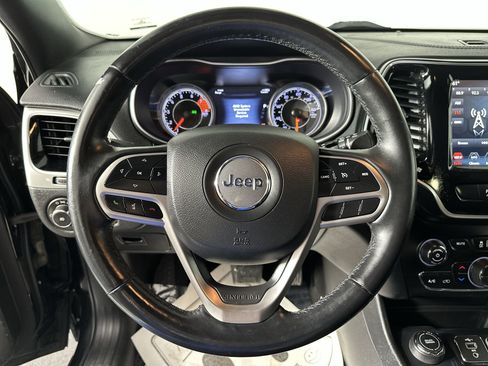 Used 2019 Jeep Cherokee High Altitude image 18