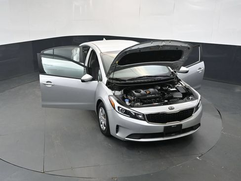 Used 2017 Kia Forte LX FWD image 17
