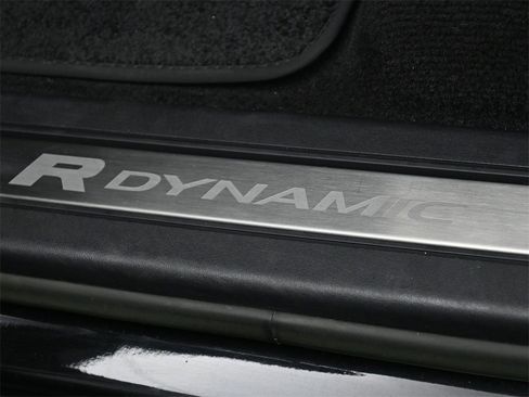 Used 2023 Land Rover Discovery S R-Dynamic image 21