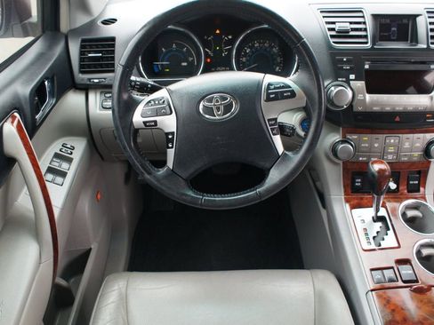 Used 2011 Toyota Highlander Limited image 5