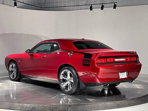 Used 2010 Dodge Challenger R/T RWD image 14
