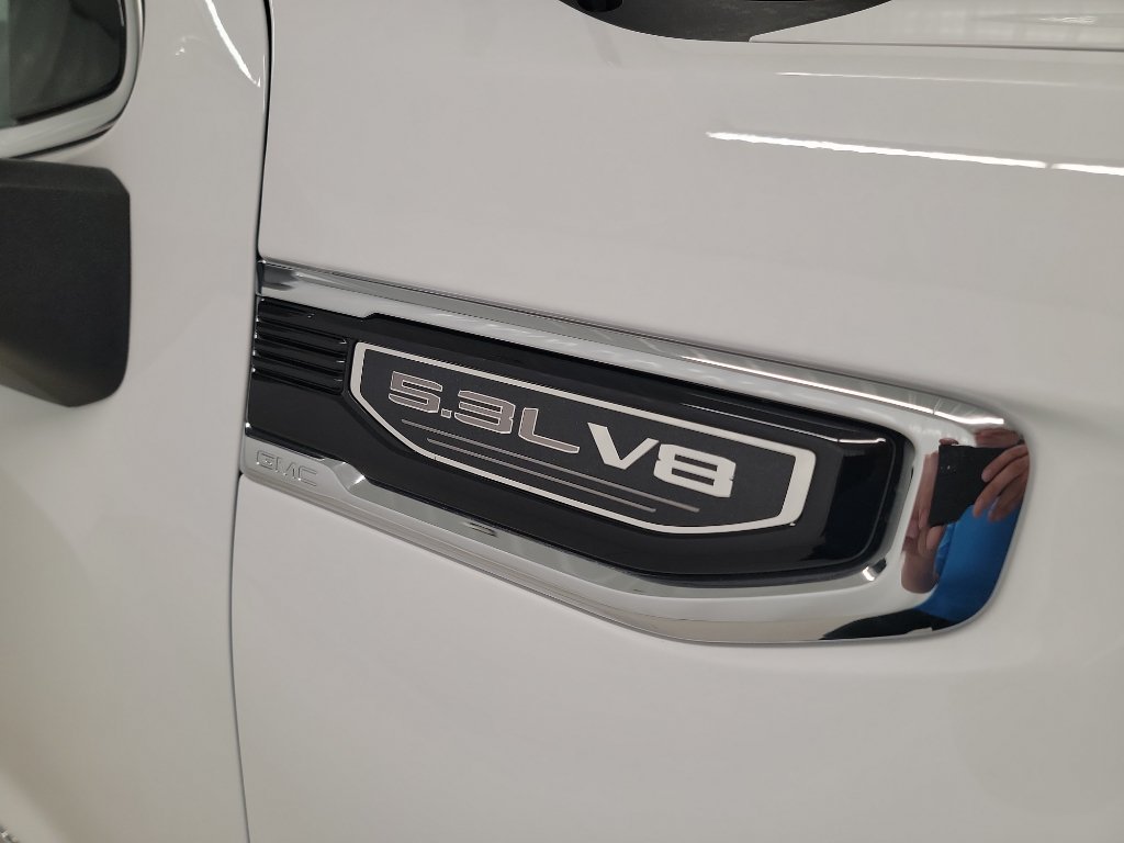 Used 2024 GMC Sierra 1500 SLE w/ Enhanced Capability Package AWD/4WD image 5
