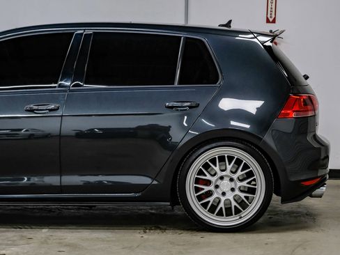 Used 2017 Volkswagen GTI SE image 14