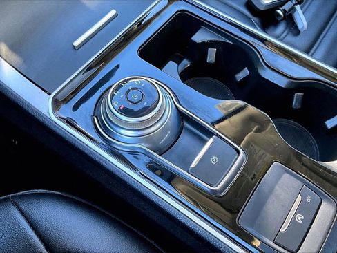 Used 2020 Ford Edge SEL w/ Convenience Package image 31