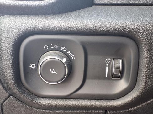 Used 2024 RAM 1500 Laramie image 10