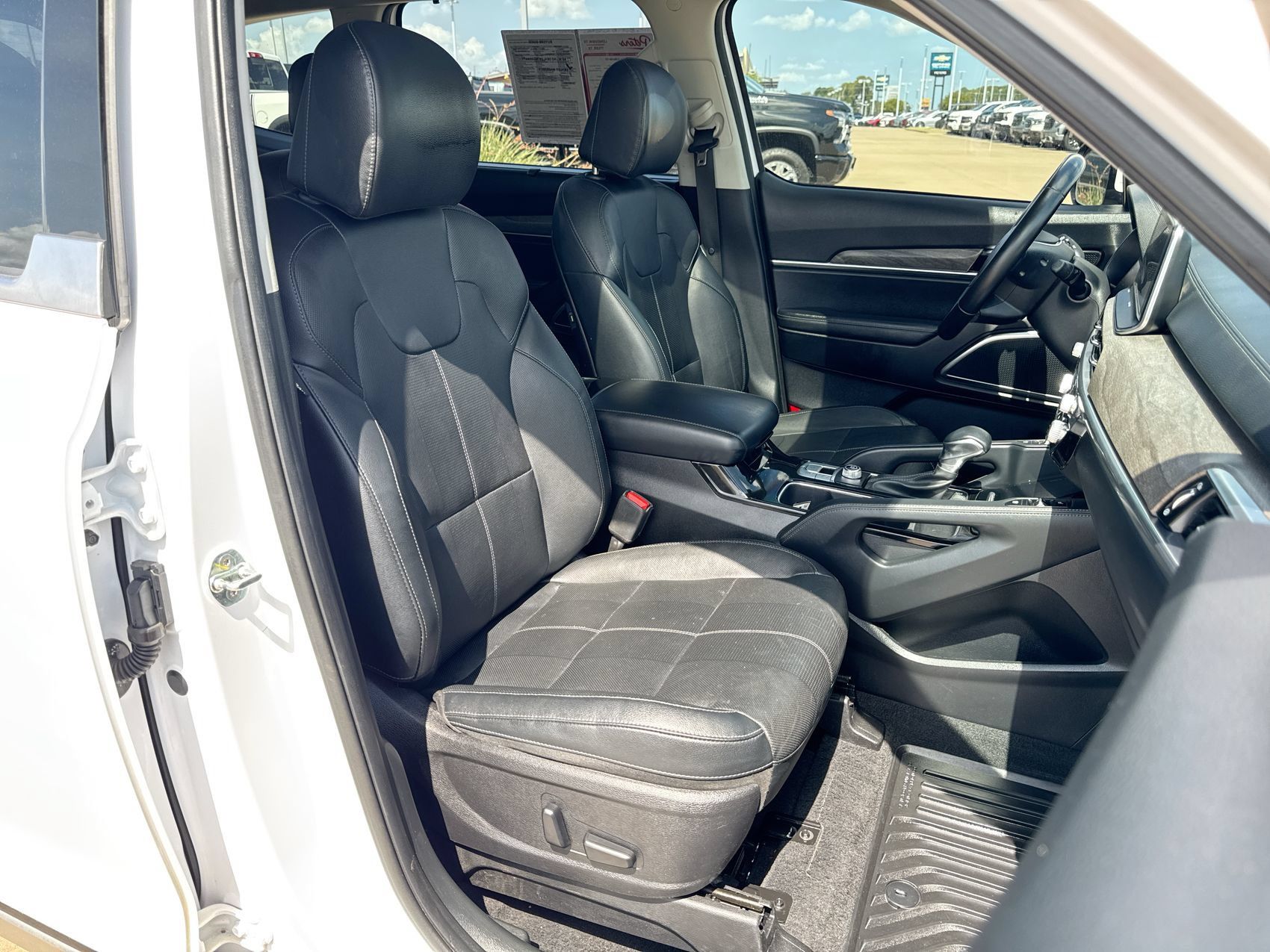 Used 2022 Kia Telluride SX w/ Towing Package FWD image 26