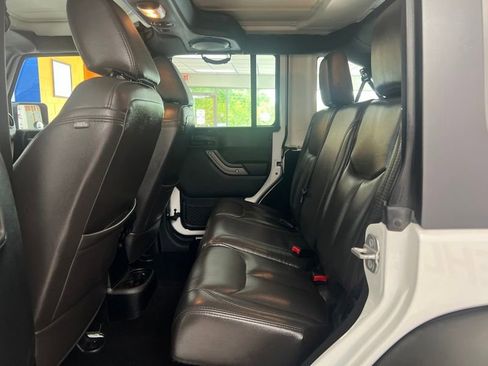 Used 2014 Jeep Wrangler Unlimited Sport w/ Quick Order Package 24S AWD/4WD image 15