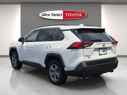 Used 2024 Toyota RAV4 XLE AWD/4WD image 8