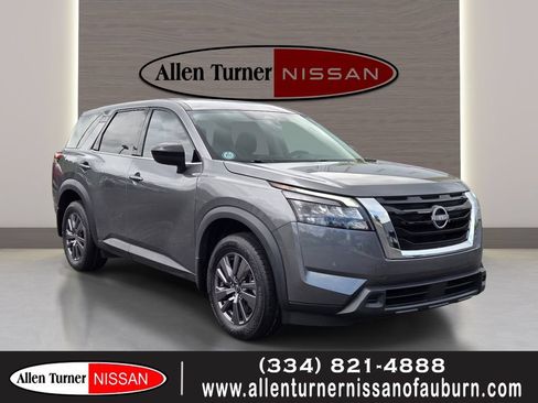 Used 2023 Nissan Pathfinder S FWD image 1