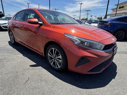 Used 2023 Kia Forte LXS w/ LXS Technology Package FWD image 8